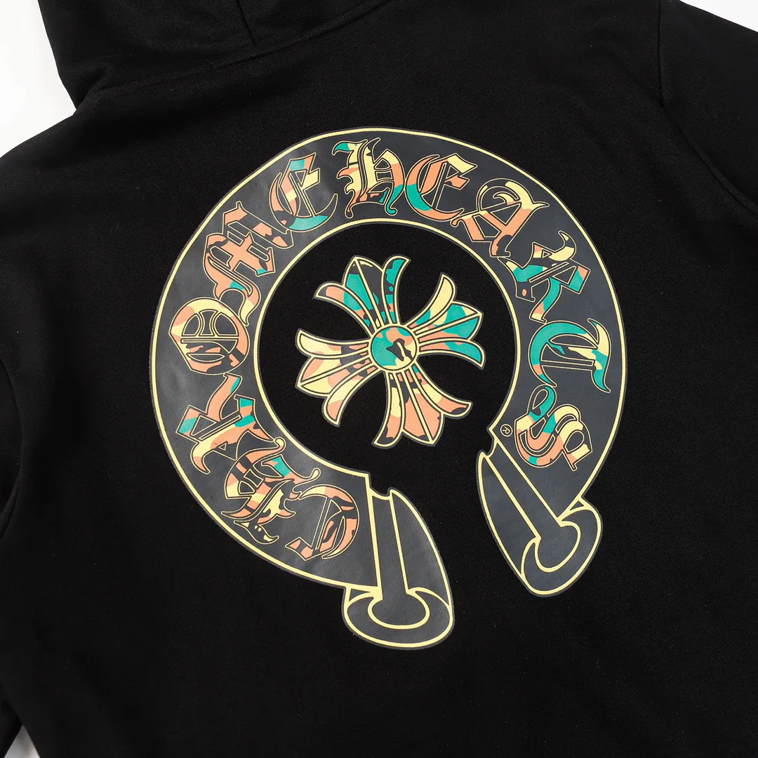 Q11—P230 -Chrome Hearts/Chrome Hearts printed zipper sweatshirt cardigan jacket -420 grams of high-density, high-quality wool, soft, delicate and skin-friendly, soft and silky to the touch, warm and skin-friendly -The hardware and zipper accessories are all customized and full of details -Colour: black -Size: S M L XL